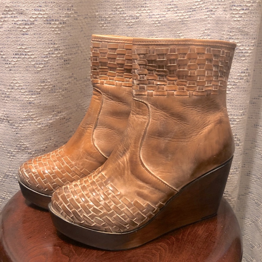 BedStu Cobbler Series Leather Booties
